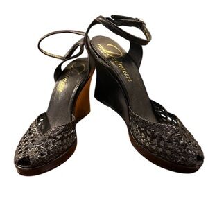 Delman Black Leather Woven Peep toe Sandals 4” heel Size 9.5 MSRP $295